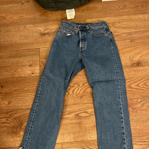 Levi’s 501 - Picture 2 of 3